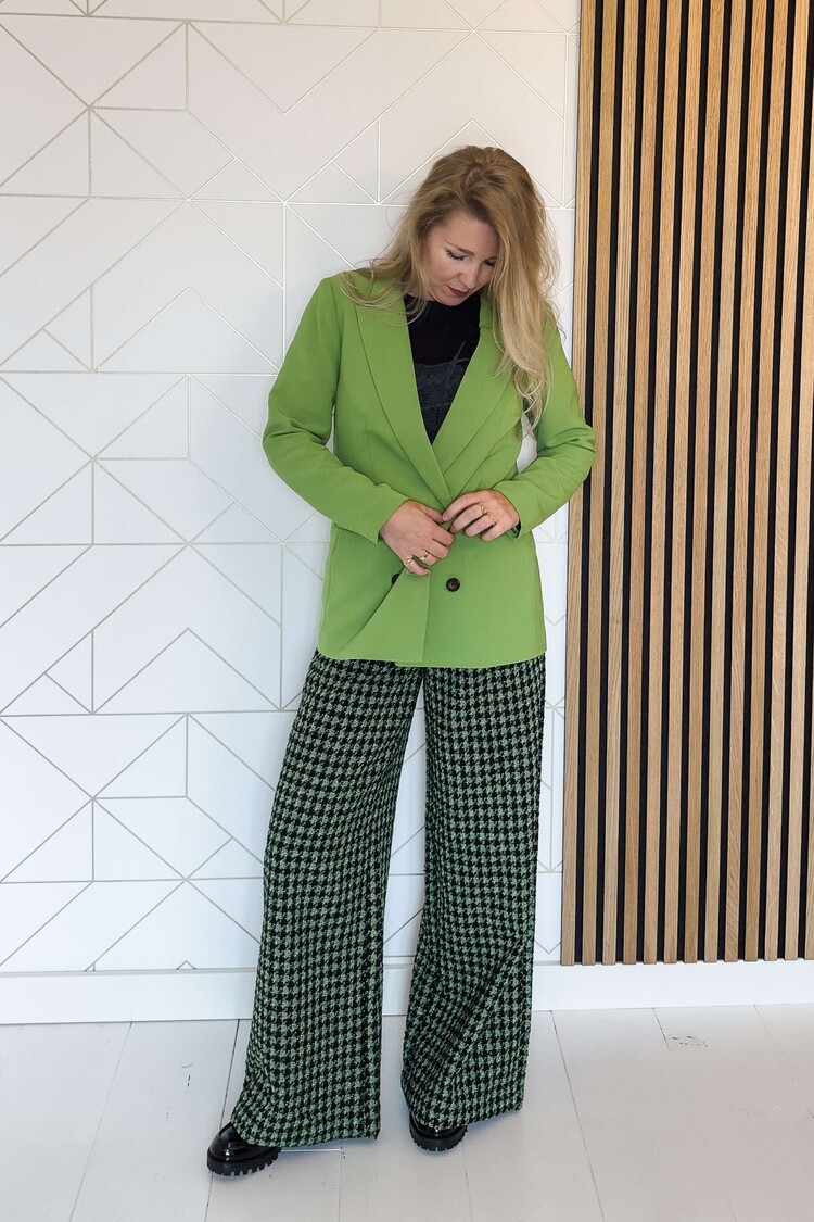 My Essential Wardrobe The Tailored Blazer Groen