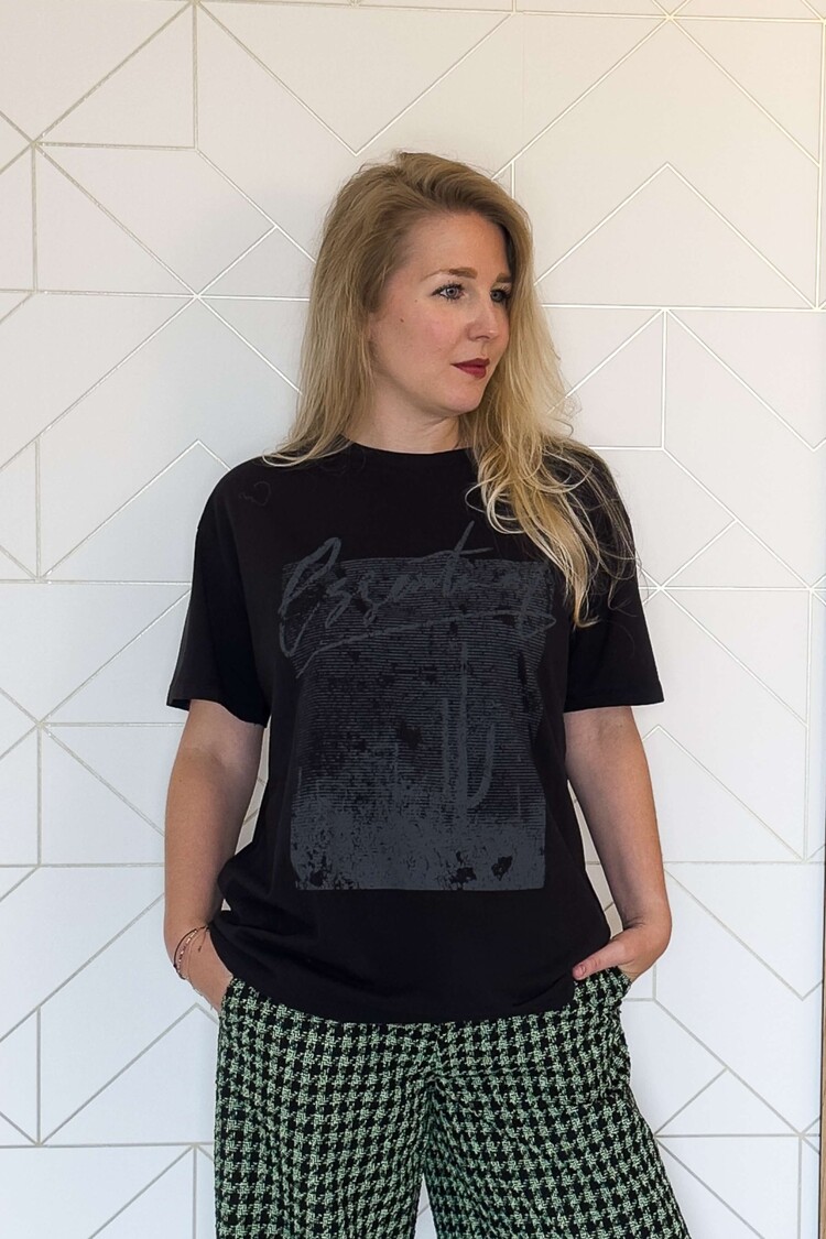 My Essential Wardrobe T-Shirt Dicte Print Zwart