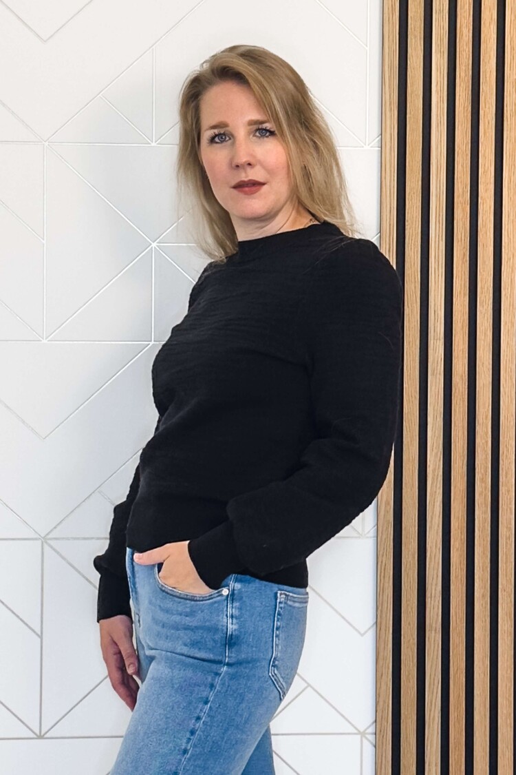 Soaked in Luxury Pullover Pipa Zwart