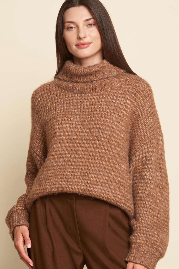 Simple Sweater Miley Bruin