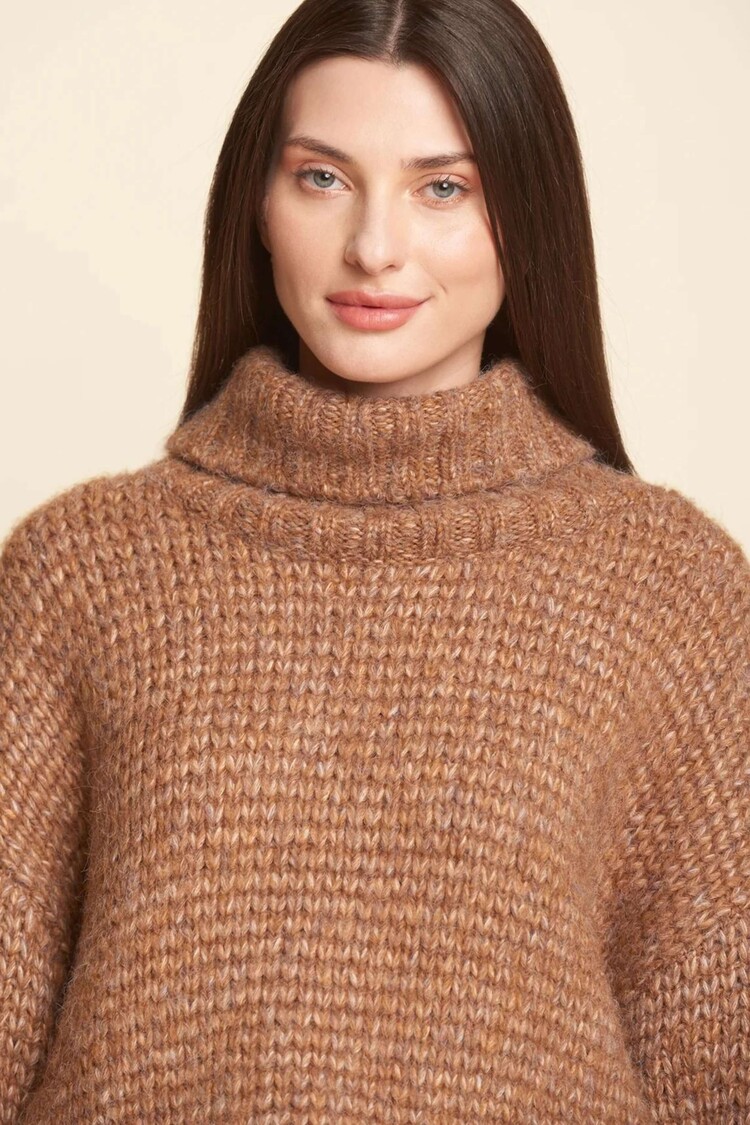 Simple Sweater Miley Bruin