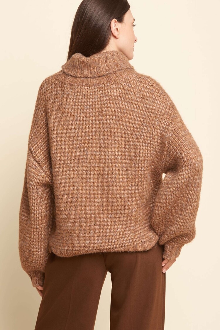 Simple Sweater Miley Bruin