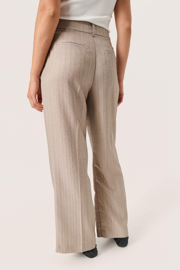 Soaked in Luxury Pantalon Charvi Beige