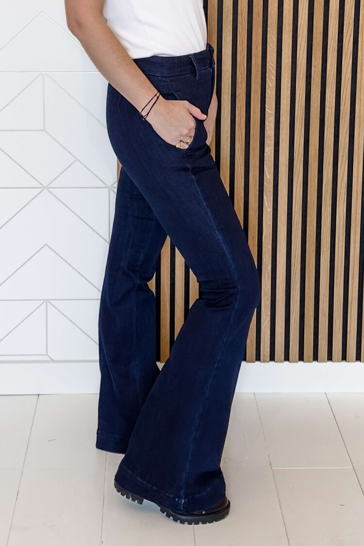 My Essential Wardrobe Bootcut Jeans Ayo Donkerblauw