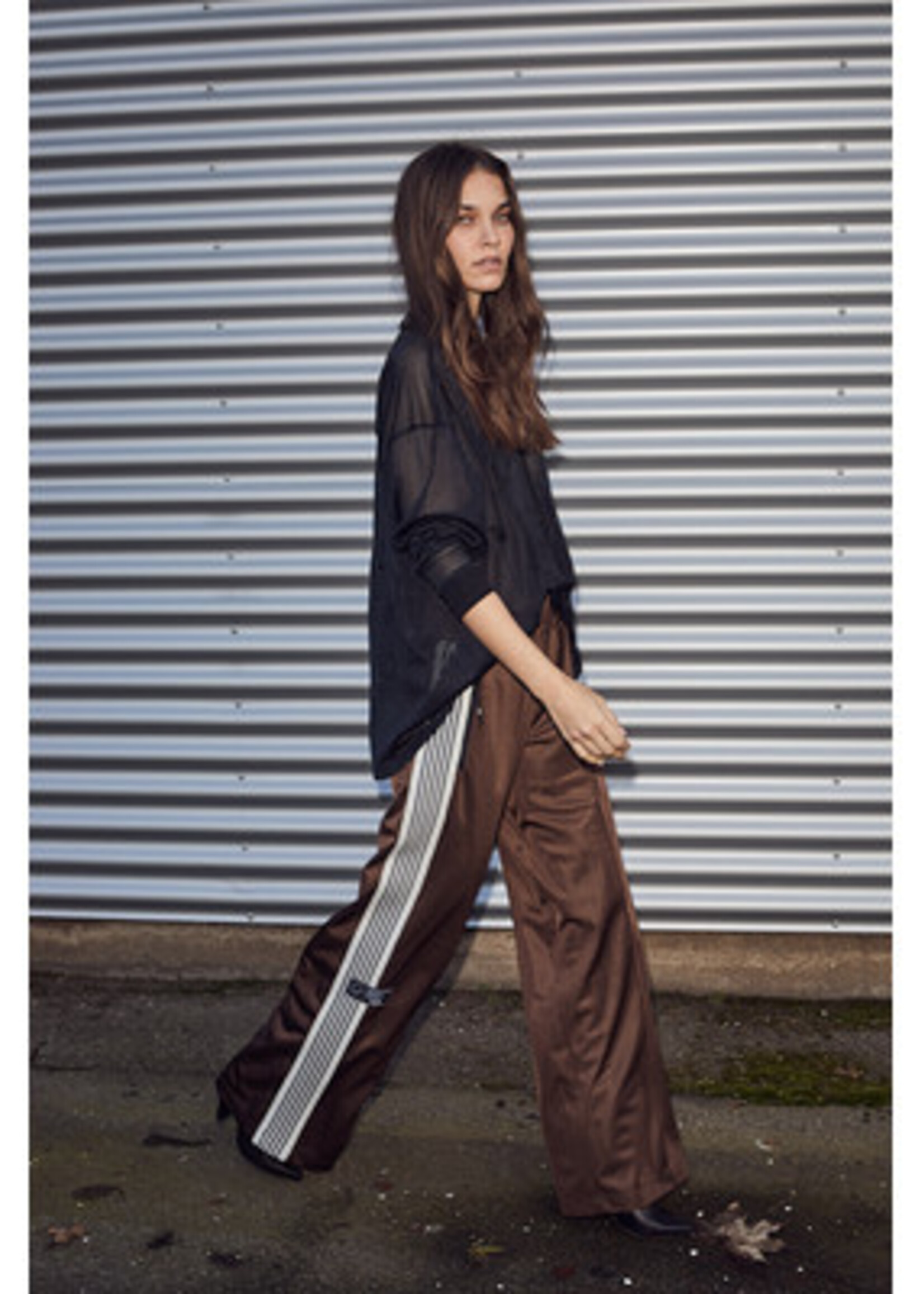 HAUTE L'AMITIÉ Baggy Track Tall Pants - Mocca