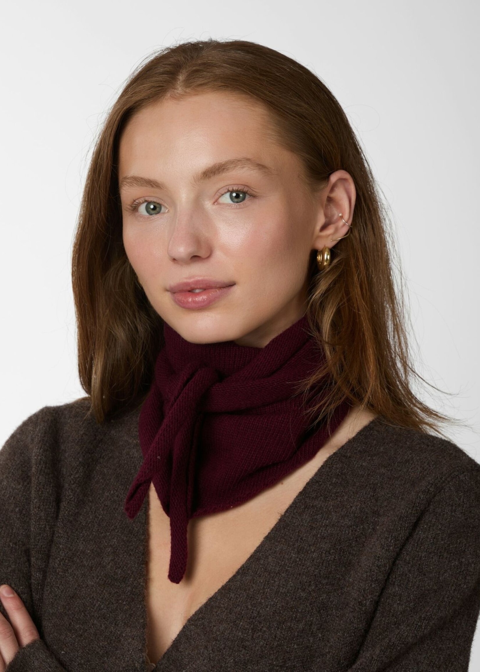 Neo Noir Misty Knit Scarf - Wine