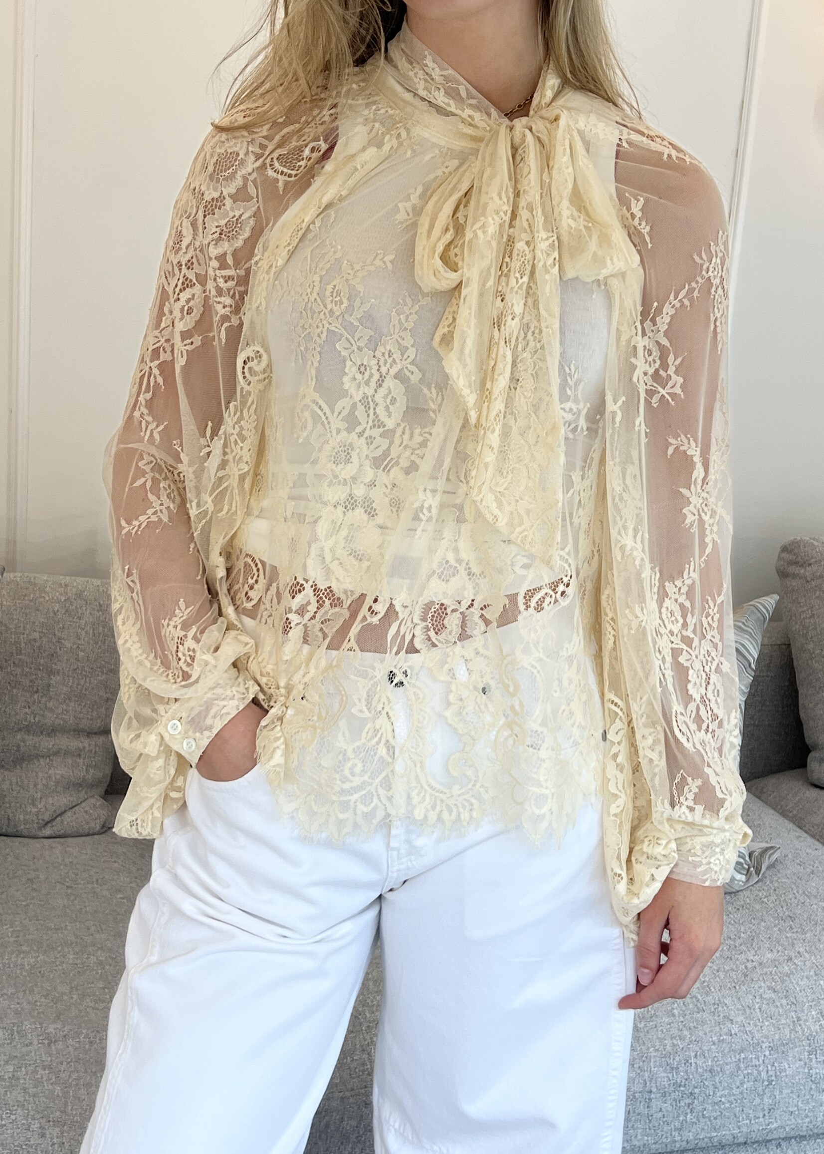 VICOLO Tab Blouse - Creme