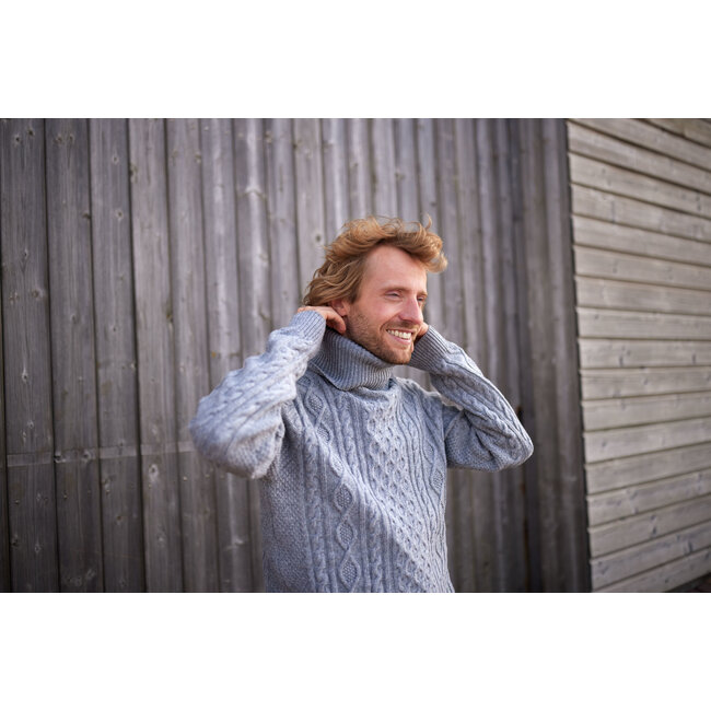 Essential Cable Sweater - Light Grey