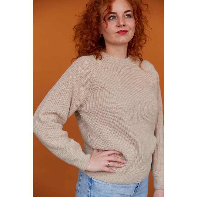 Essential Crewe Sweater - Light Beige