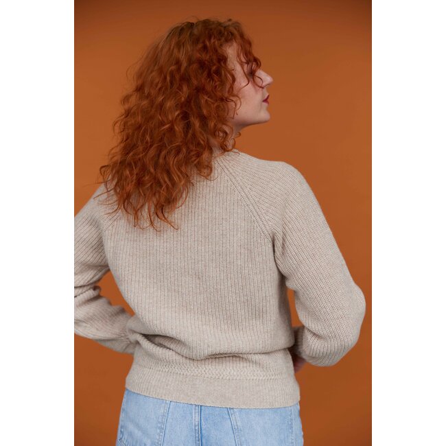 Essential Crewe Sweater - Light Beige