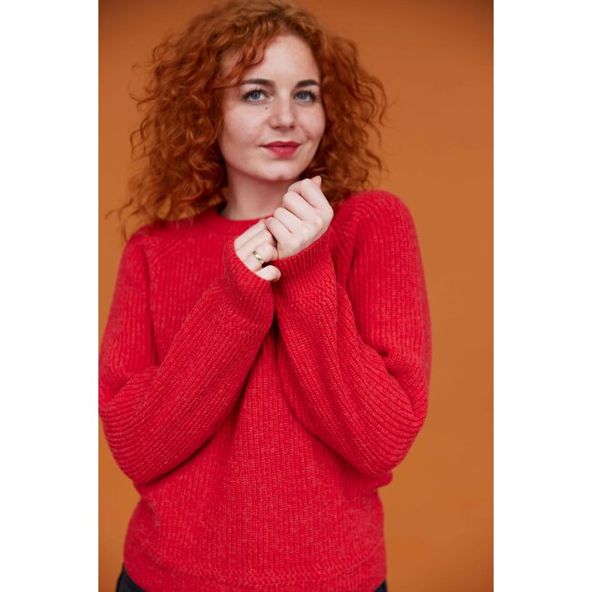 Essential Crewe Sweater - Fiery Red