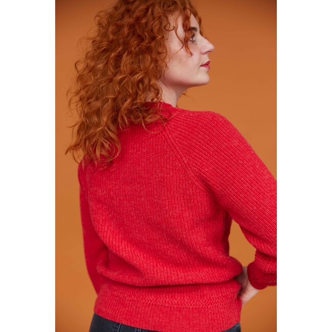 Essential Crewe Sweater - Fiery Red