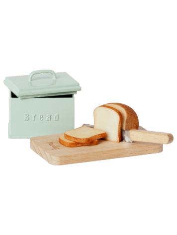 Maileg Miniature Bread Box w. Cutting Board and Knife