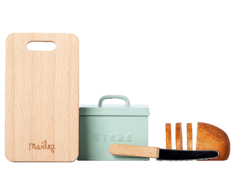 Maileg Miniature Bread Box w. Cutting Board and Knife