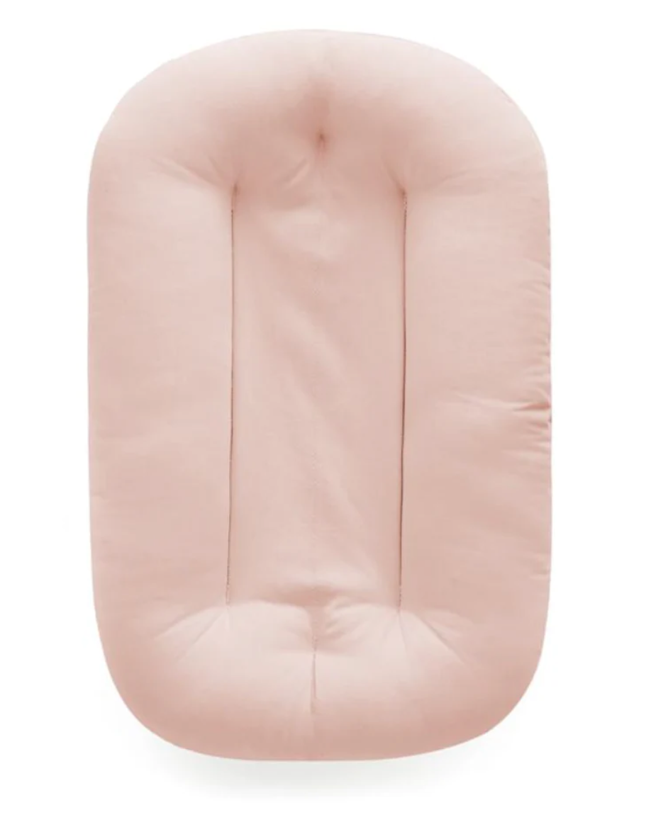 Snuggle me organic lounger sugar plum Couleur Locale Kids