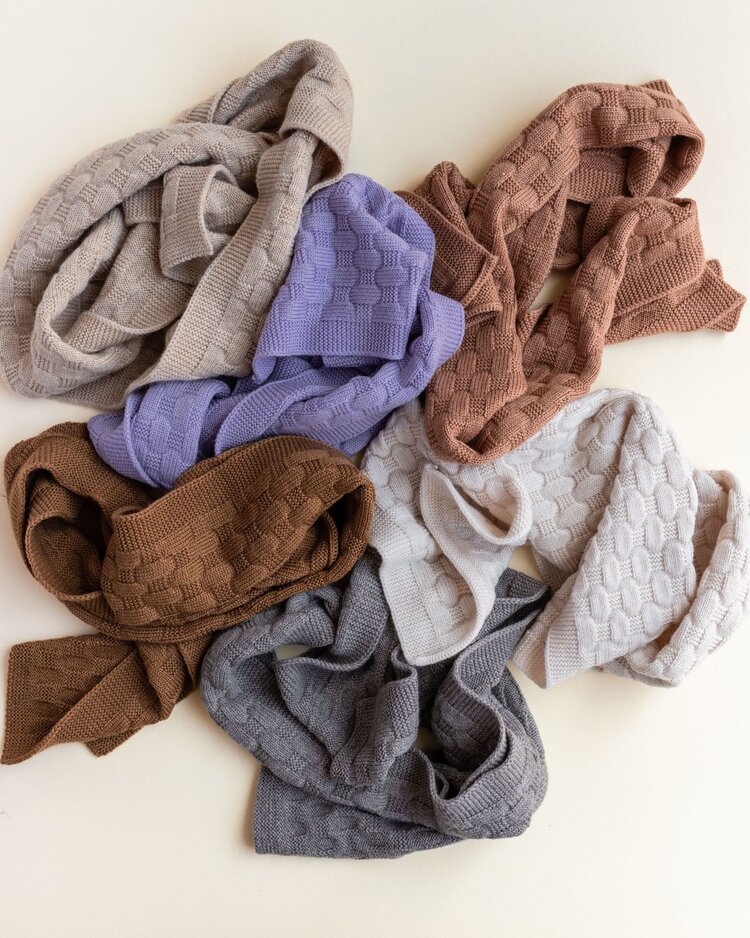 Hvid Sjaal Fiona - Chocolate