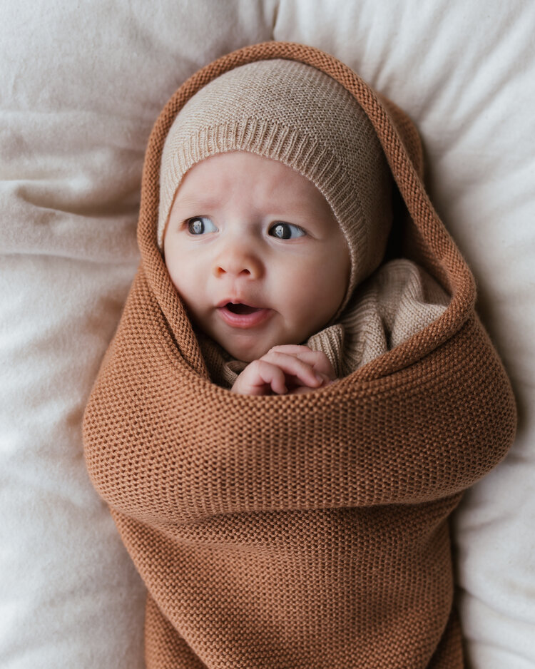 Hvid Bonnet Newborn - Sand