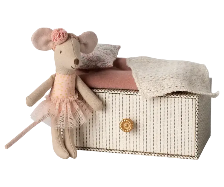 Maileg Dance Mouse In Daybed, Little sister