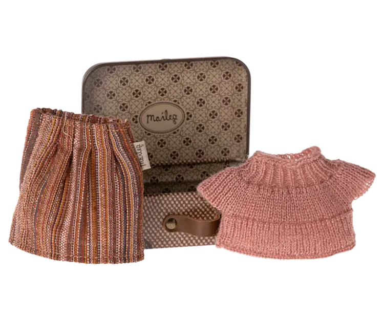 Maileg Knitted Blouse And Skirt In Suitcase, Grandma Mouse