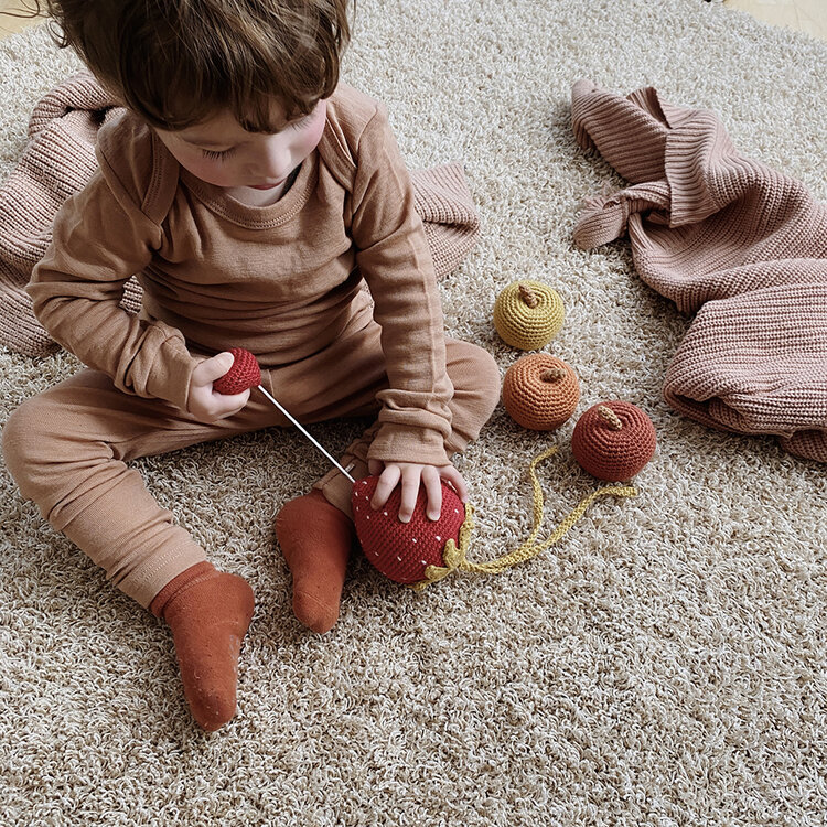 Patti Oslo Aardbei Muziekmobiel - Red/Green