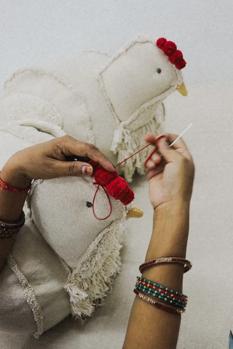 Lorena Canals Poef - Chicken