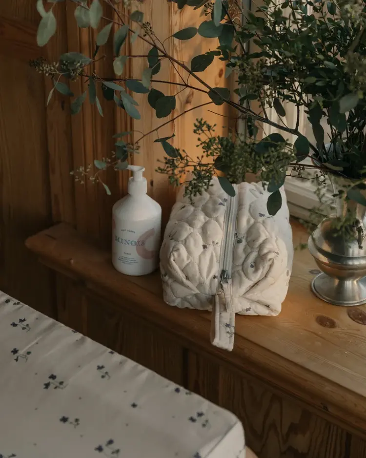 Garbo&friends Satin Quilted Toilettas Small - Viola