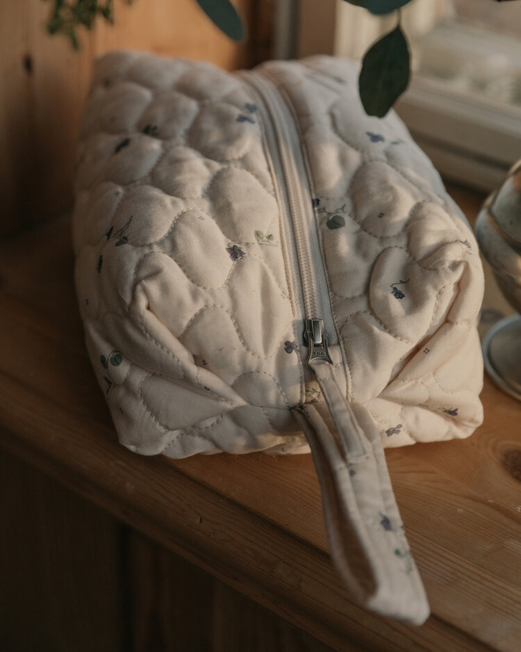 Garbo&friends Satin Quilted Toiltery Bag Small - Viola