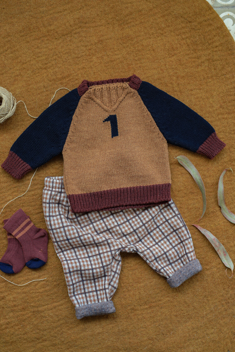 1+ in the family Patrick Sweater - Castagna