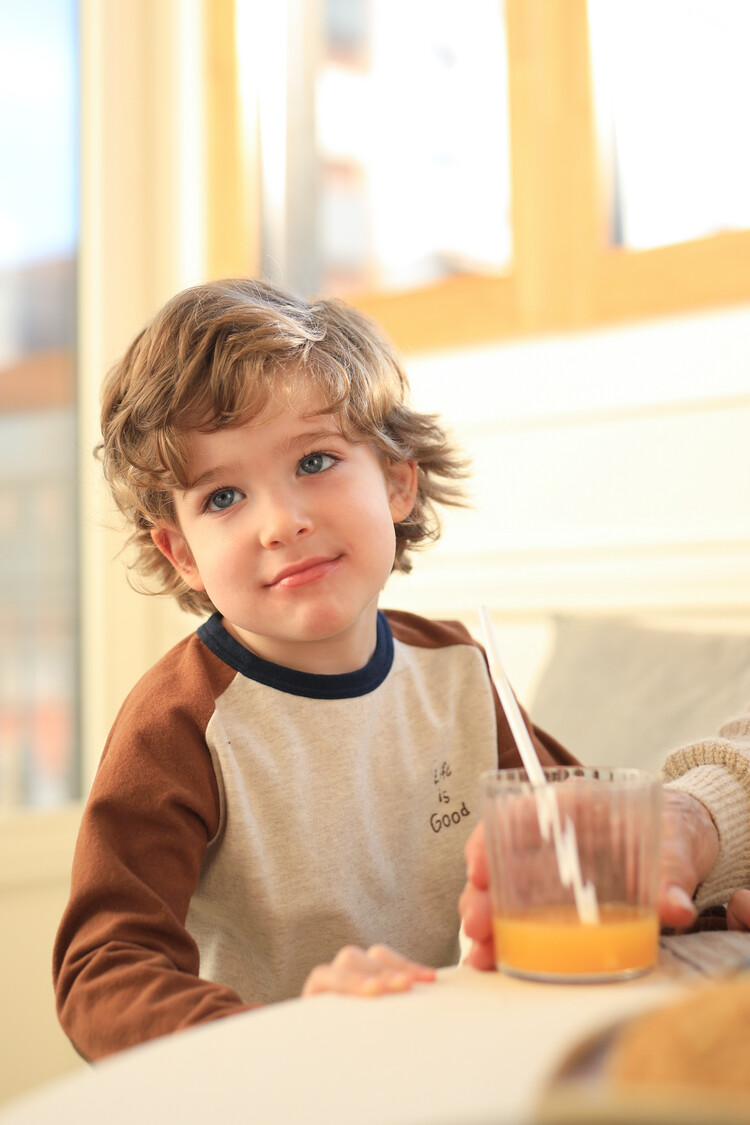 1+ in the family Paul Ranglan T-shirt - Castagna