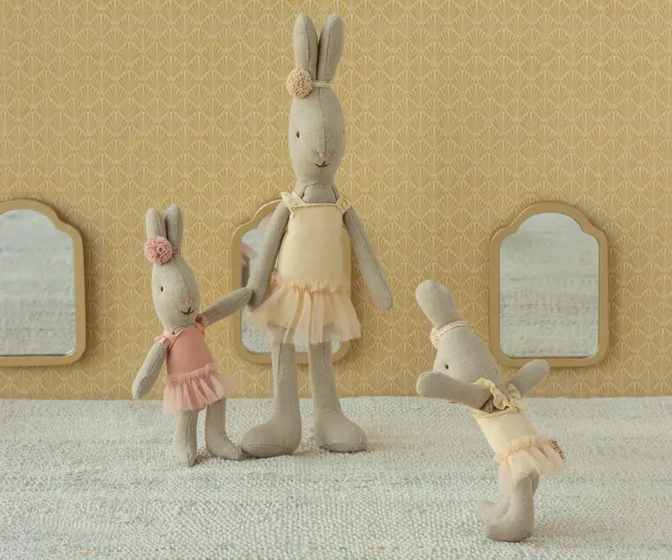 Maileg Rabbit Micro - Ballet Suit and Skirt Cream