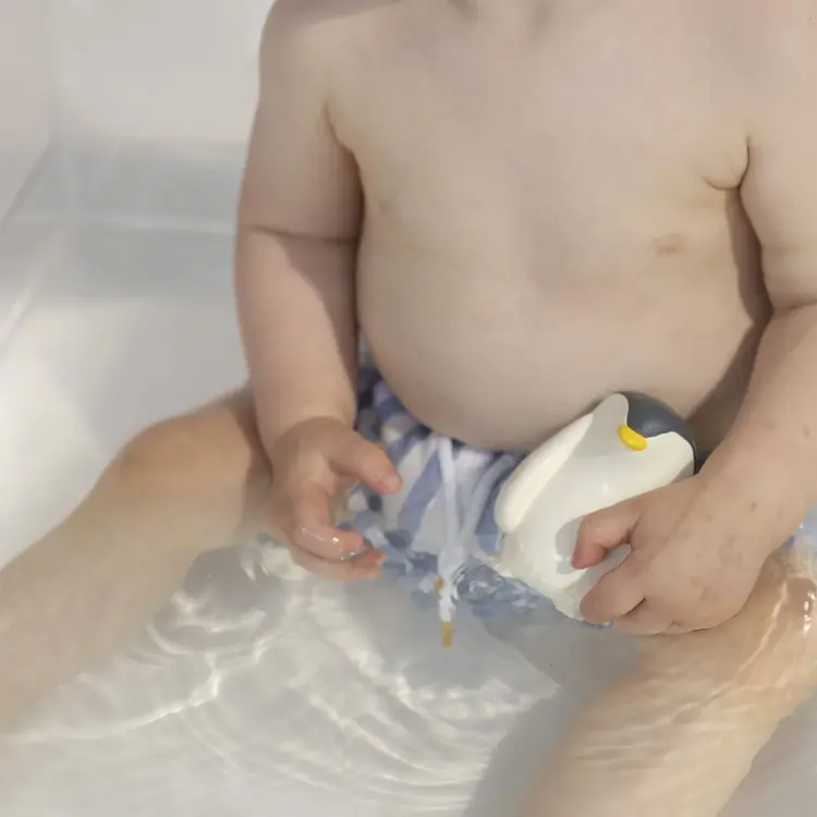 Oli & Carol Bath Toy - Pinguin