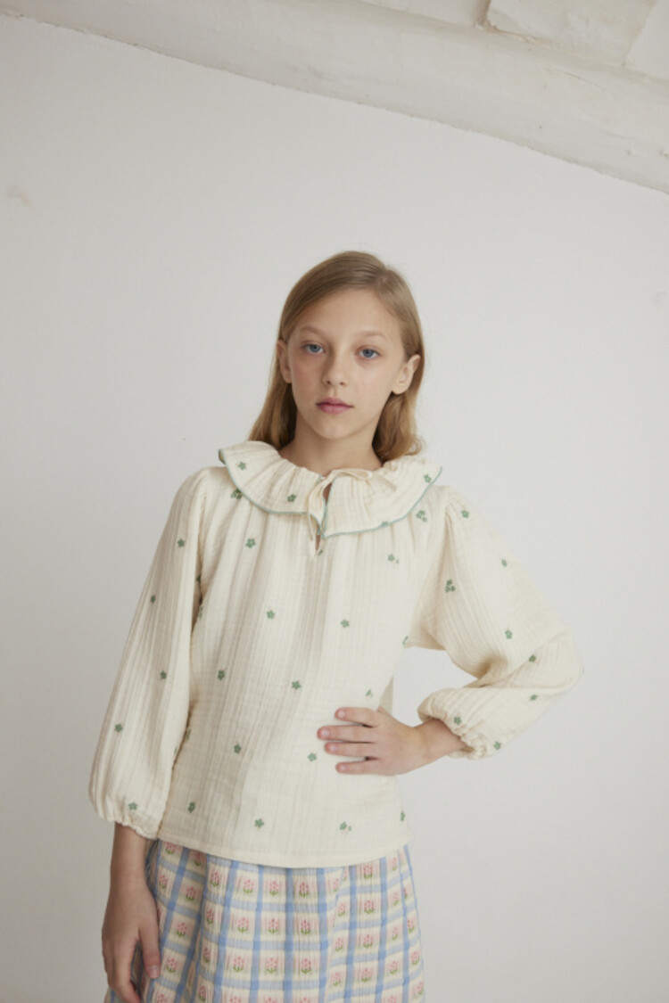 Bebe Organic Lilly Blouse - Soft Flowers