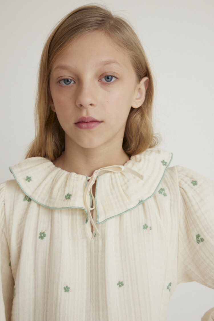 Bebe Organic Lilly Blouse - Soft Flowers