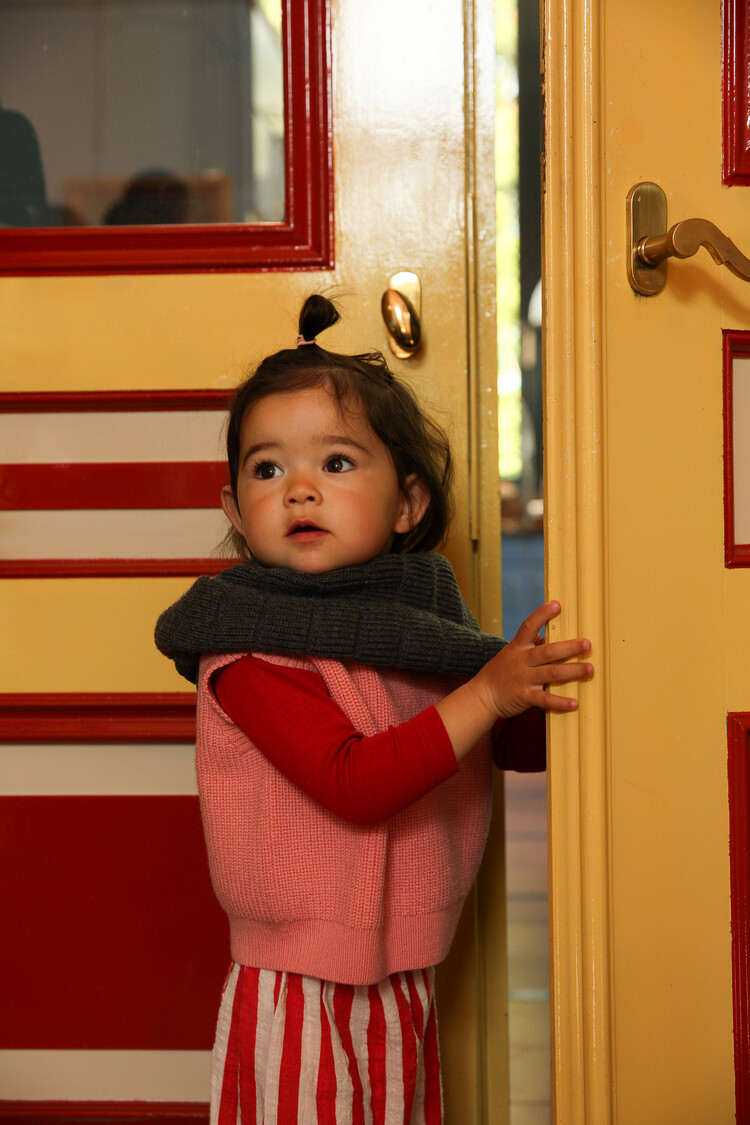 Hvid Sjaal Jacobino - Charcoal