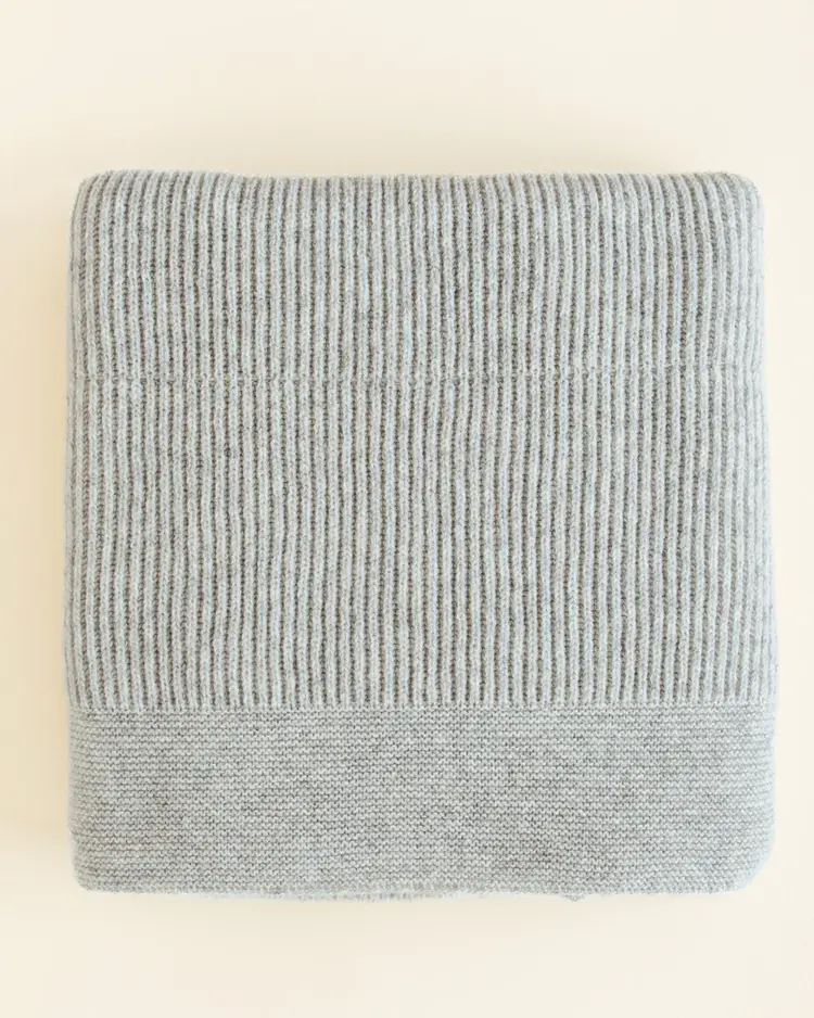 Hvid Blanket Gaston - Soft Grey