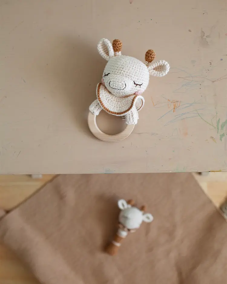 Patti Oslo Goldie De Giraf Bijtring - Cream/Caramel