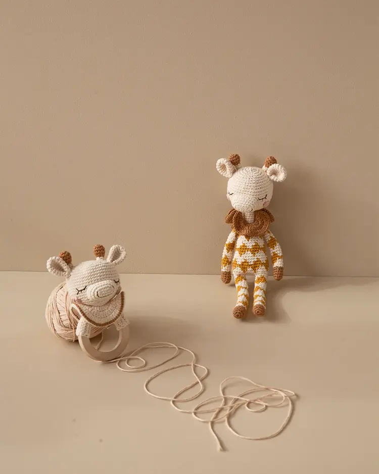 Patti Oslo Goldie De Giraf Bijtring - Cream/Caramel