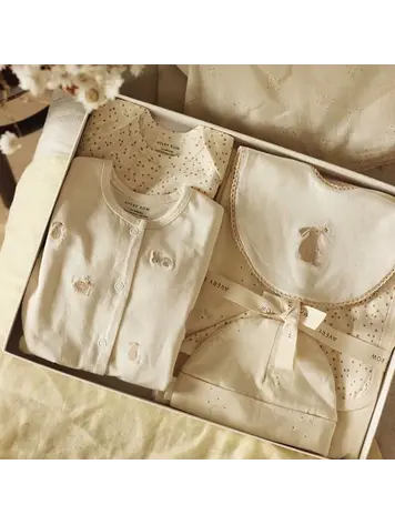 Avery Row Baby Starter Gift Set - Bunnies / Daisy Meadow / Wild Chamomile