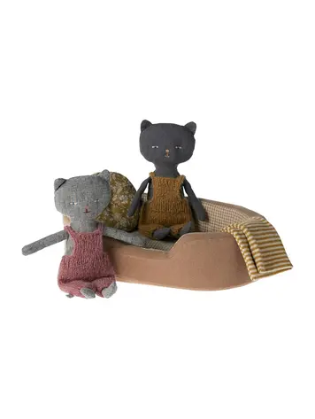 Maileg Cosy Basket, Small - Brown With Kittens