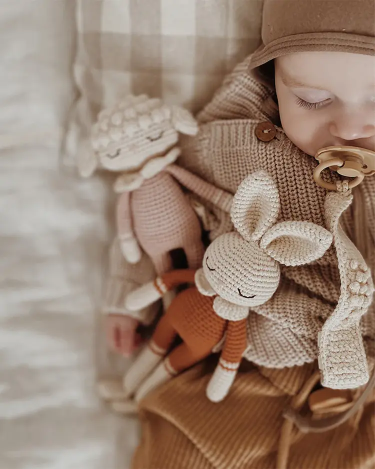 Patti Oslo Pacifier Clip - Cream