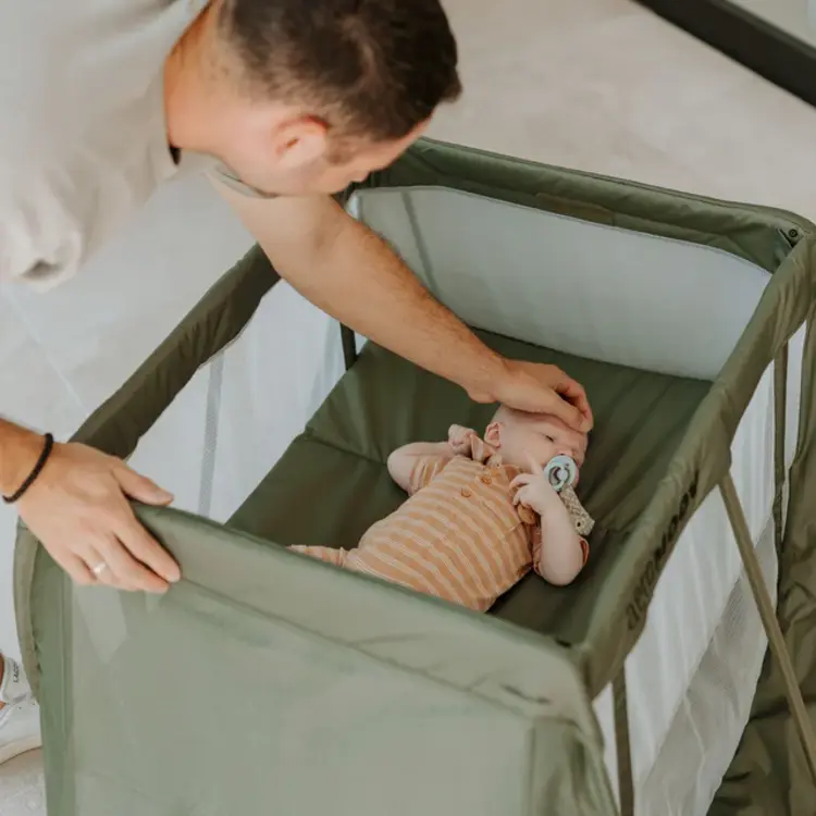 AeroMoov Aeromoov Instant Travel Cot - Green Moss