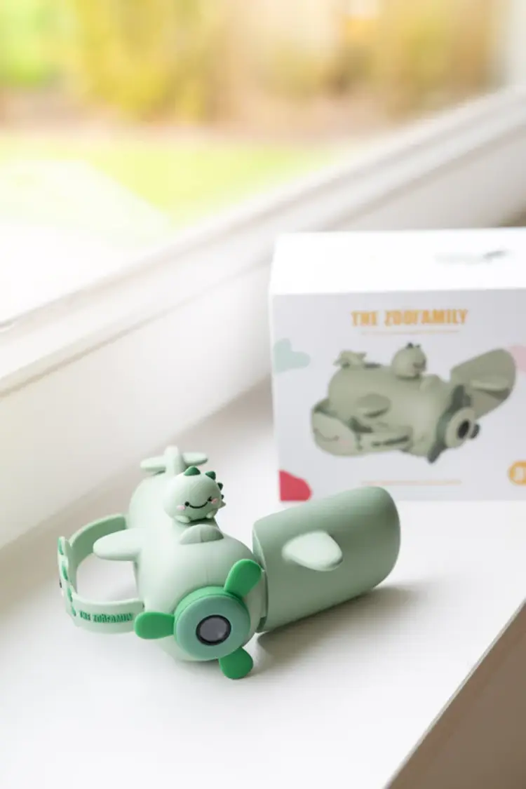 The Zoo Family Zoo Video - Dino Green