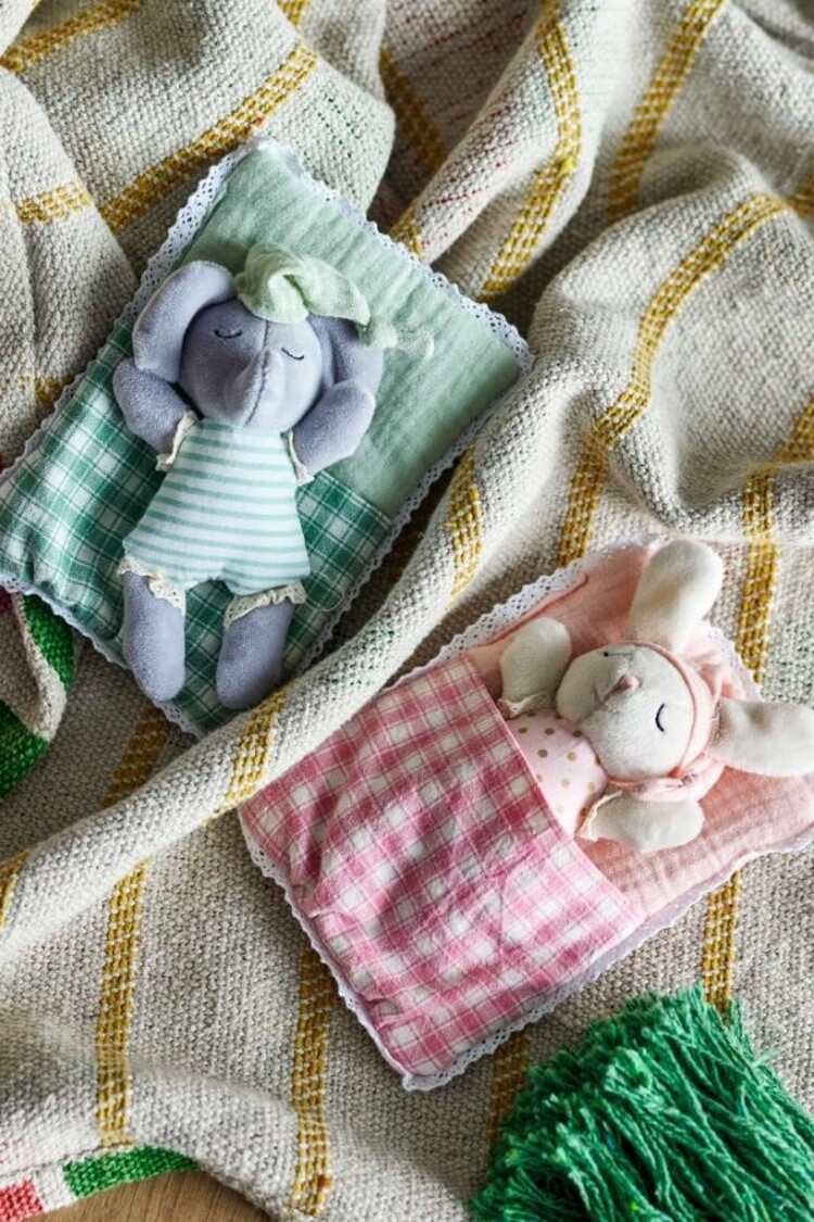 Elie Doll, Multi, Polyester
