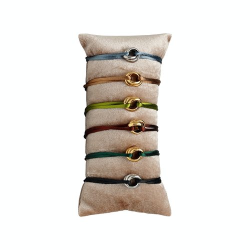 Satijnkoord armband met 3 ringen groen