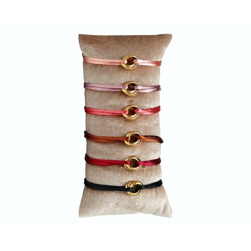 Satijnkoord armband met 3 ringen zwart