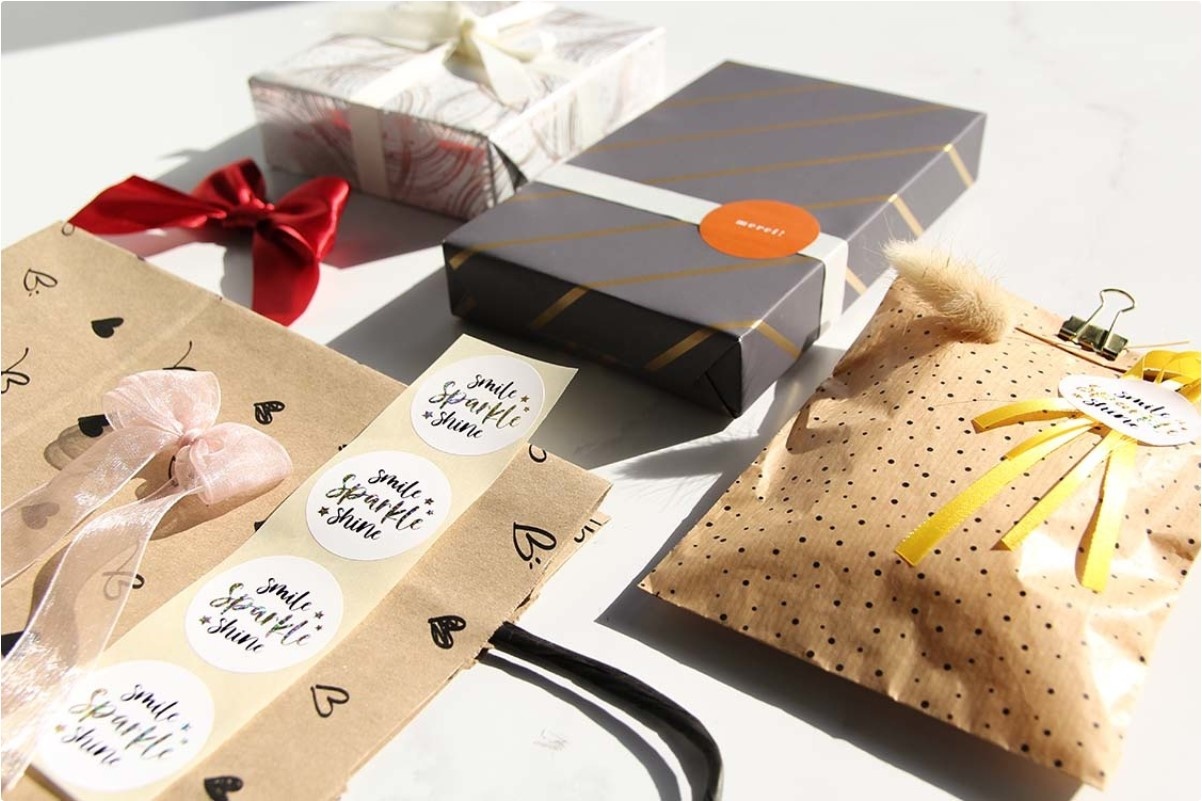 Checkliste: Geschenke verpacken in 4 Schritten
