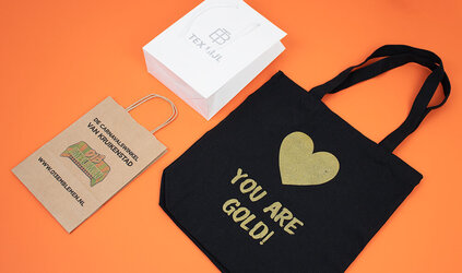 Eine Handvoll Taschen von Rotimshop und Ihre Druckoptionen