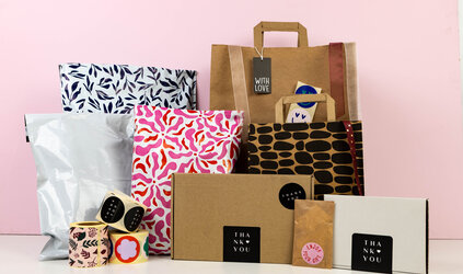 Wie stellst du sicher, dass deine Verpackungen weiterhin den sich verändernden Kundenerwartungen entsprechen?