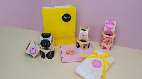 Wie kann man Sticker nutzen, um Verpackungen ansprechender zu gestalten?