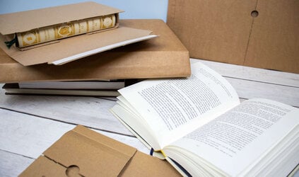 Effiziente Buchverpackungen: die besten Versandlösungen für Webshops und Verlage